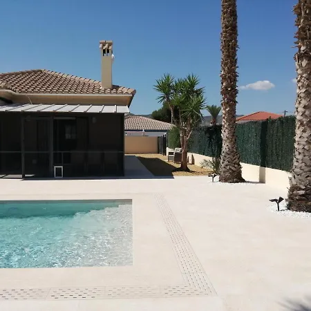 Villa Castos Immaculate 2-bed *